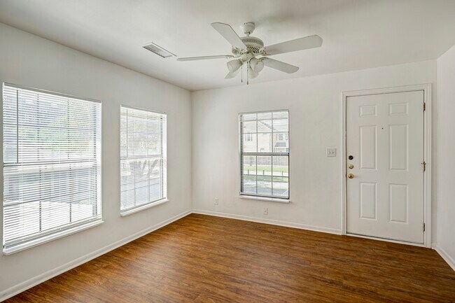 Building Photo - 447 W 22nd St