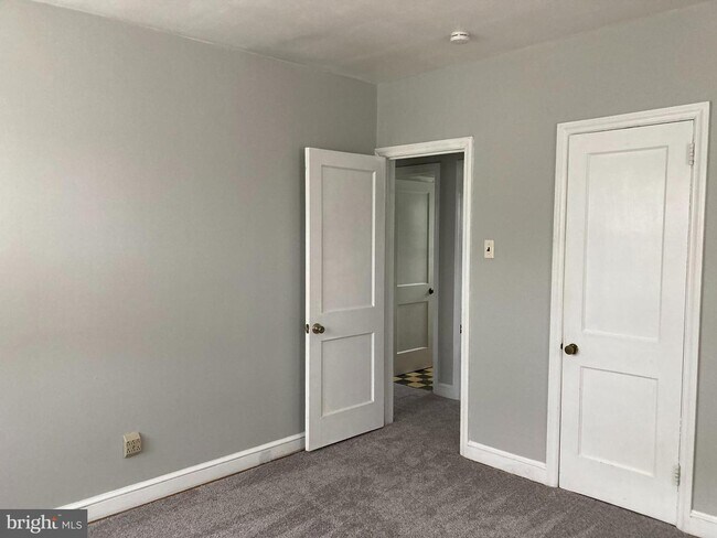 Building Photo - 254 WYOMING Ave