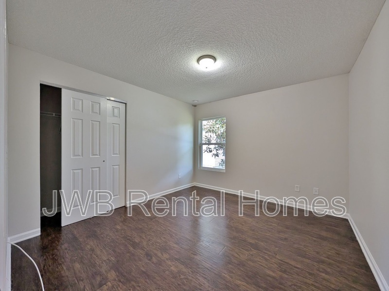 Building Photo - 4736 Lenox Ave