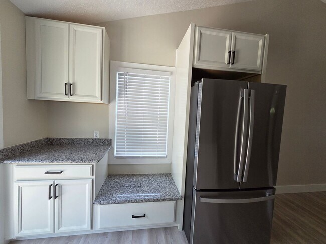 Building Photo - One Level Living