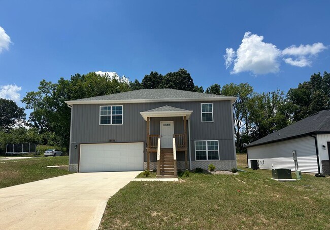 Building Photo - NEW HOME in MARSHFIELD