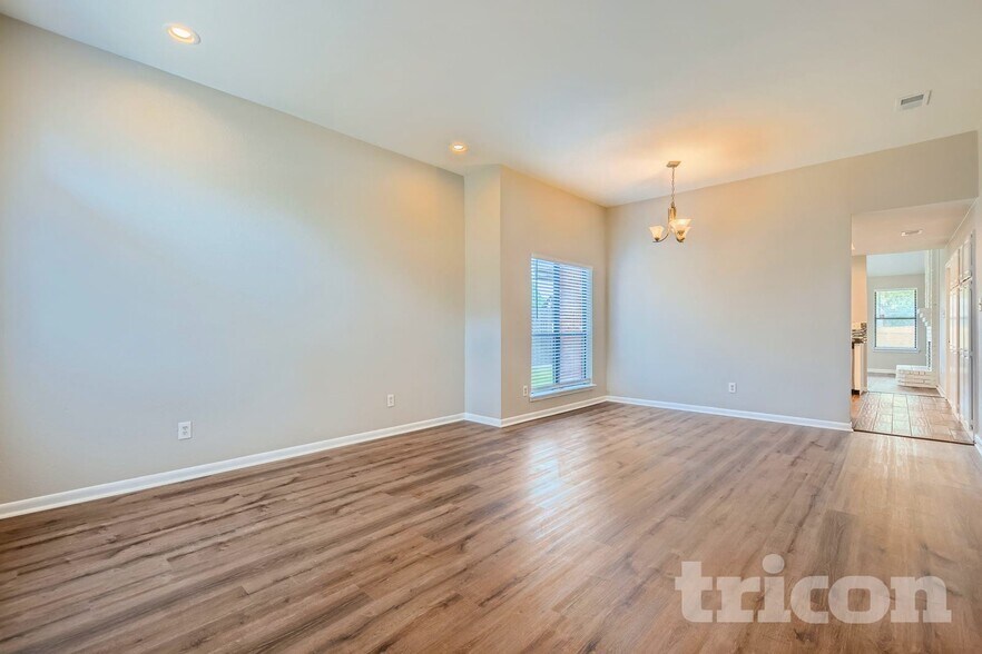 Building Photo - 2528 Widgeon Way