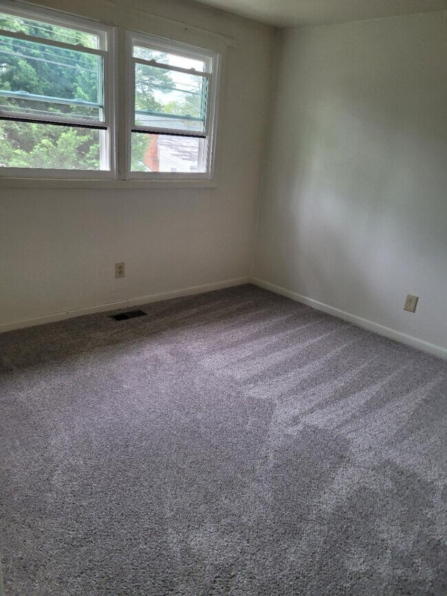 Building Photo - 3501 Commerce St