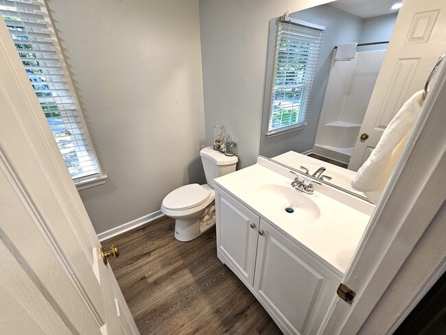 Building Photo - 10824 Drayton Rd