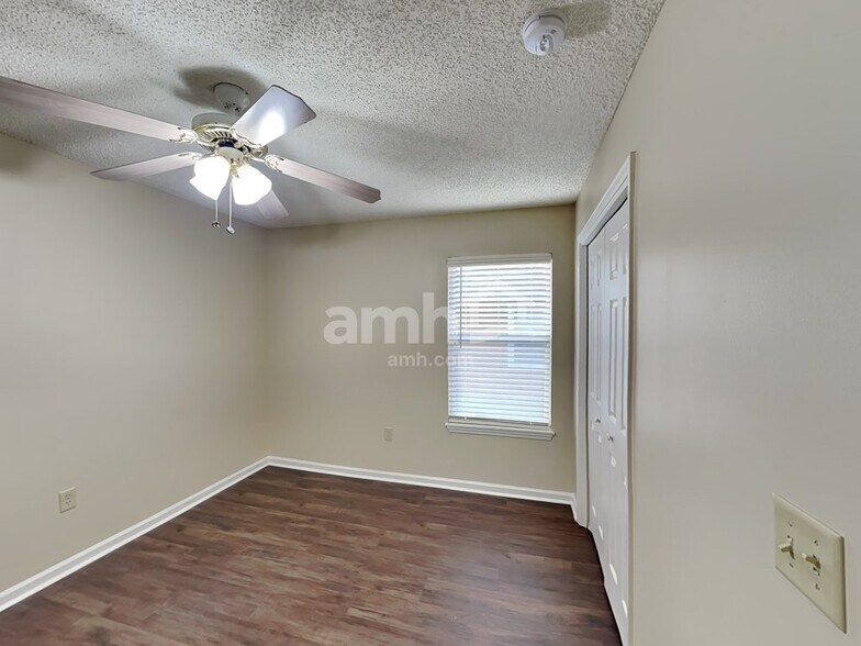 Building Photo - 2708 Secret Harbor Dr
