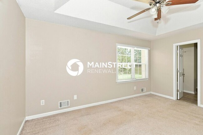 Building Photo - 3 Bedroom Pet-Friendly Home in Marietta, GA with Main Street Renewal