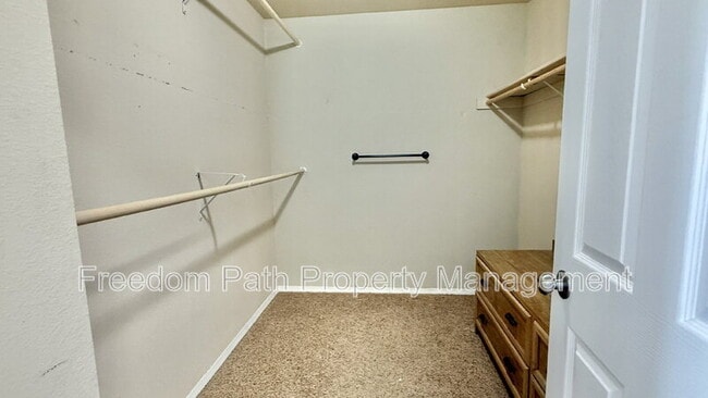 Building Photo - 3783 Pandion Dr