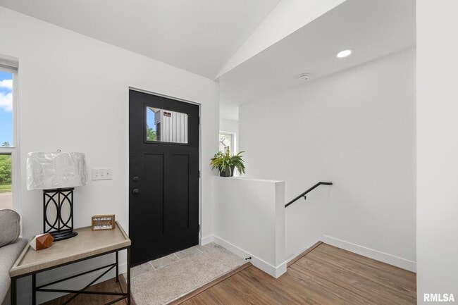 Building Photo - 813 WILLIAMS Way