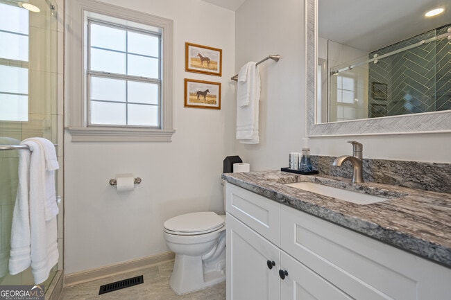 Building Photo - 17 N Wesley Ridge