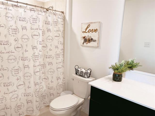 Building Photo - 136 Honeysuckle St