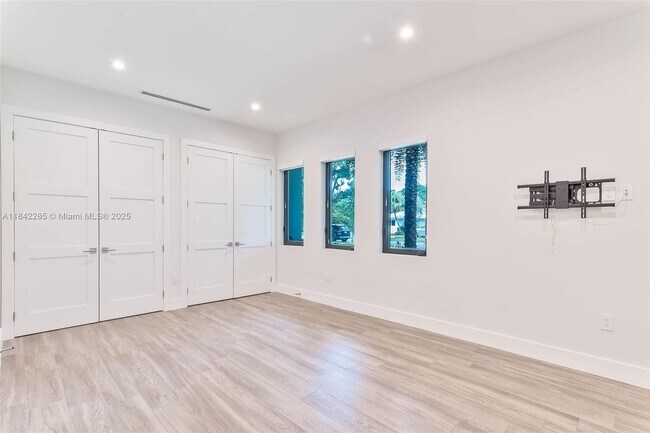 Building Photo - 7720 SW 130th St