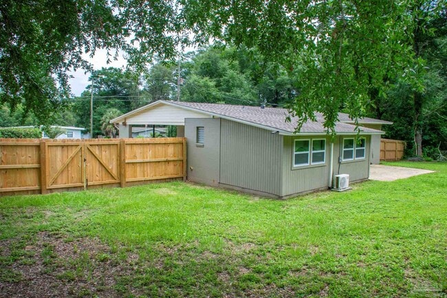 Building Photo - 5357 Locklin Ave
