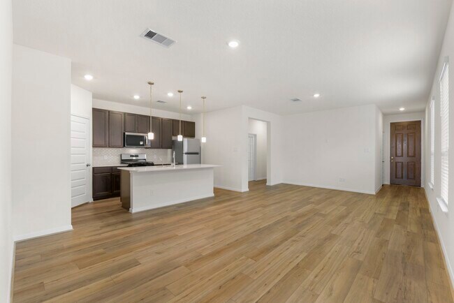 Building Photo - 4908 Vida Vis Dr