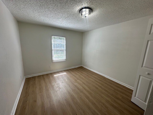 Building Photo - Renovated 3 Bedroom Home Near Riverside And Avondale