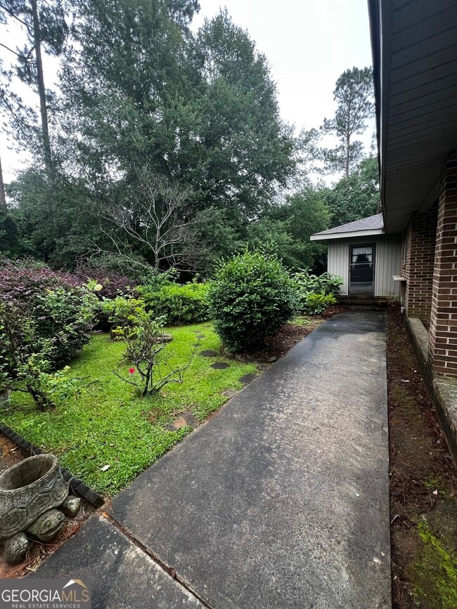 Primary Photo - 1864 Tanglewood Rd