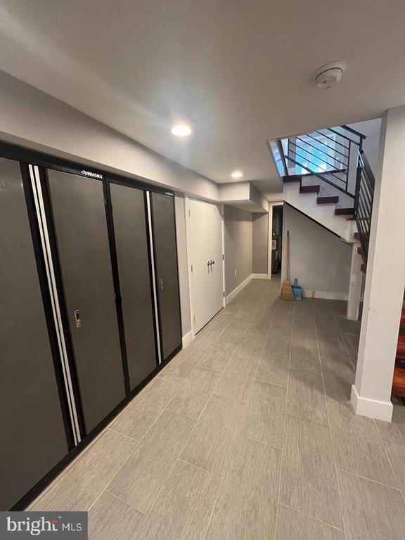 Building Photo - 2244 St Albans St