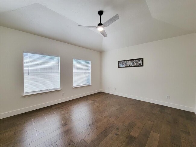Building Photo - 218 Windrift Ct