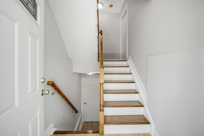Building Photo - 146 N 15th St