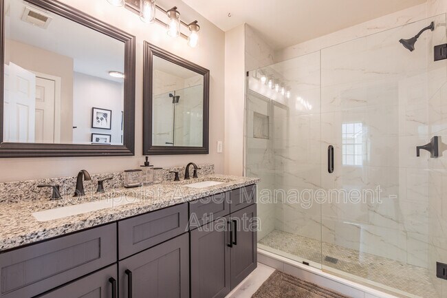 Building Photo - 2025 Jonesboro Rd SE