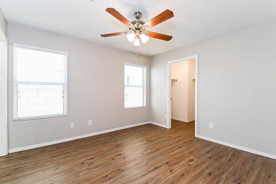 Building Photo - 3787 E Bright View St