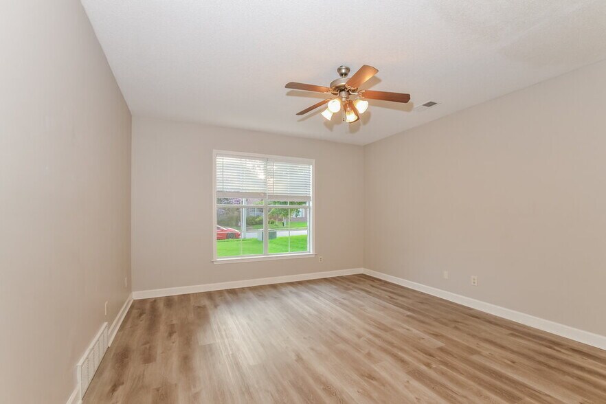 Building Photo - 1140 Casentino St
