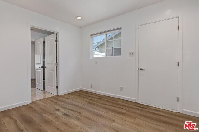 Building Photo - 12120 Aneta St
