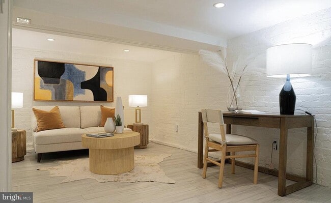 Building Photo - 3021 Dumbarton St NW