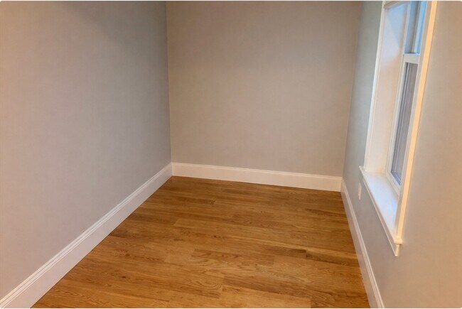 Building Photo - 33 Boardman St