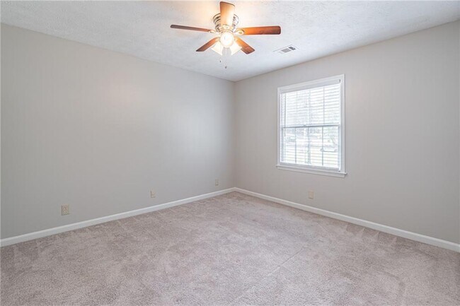 Building Photo - 736 Singley Dr