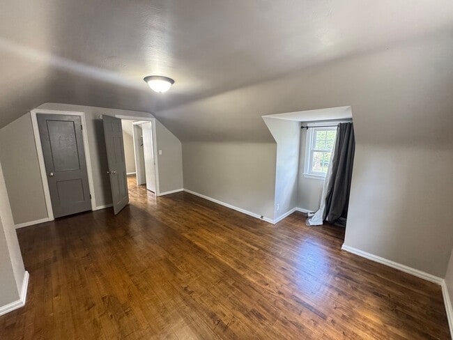 Building Photo - 3 bedroom home in SE Grand Rapids!