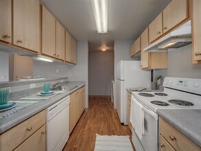 Building Photo - Spacious 3 Bedroom, 2 Bath Apartment with Washer & Dryer, Private Patio & Garage Options!