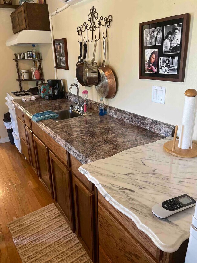 Building Photo - 176 Schools Dr