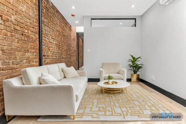 Primary Photo - 3 bedroom in New York NY 10019