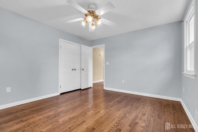 Building Photo - 1067 Riverton St