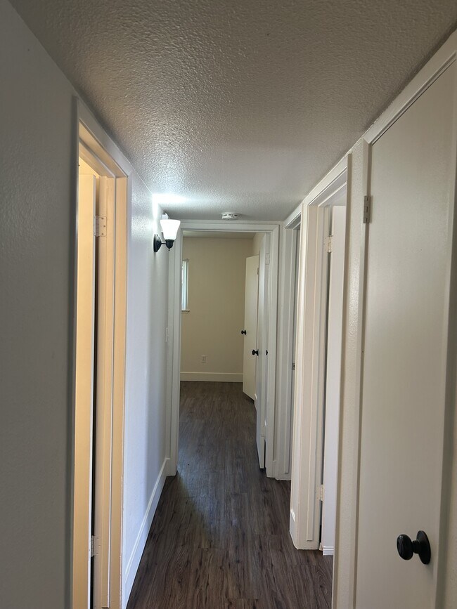 Building Photo - 3000 Jade Way