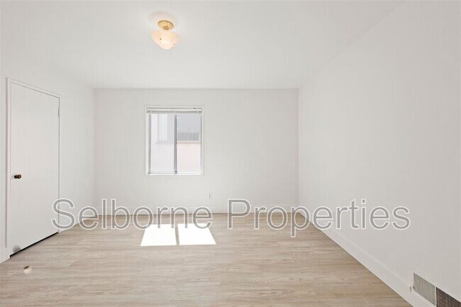 Building Photo - 369 Colusa Ave