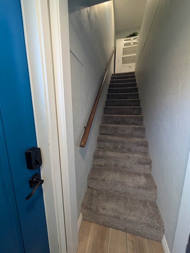 Building Photo - 8274 Beaver Lake Dr