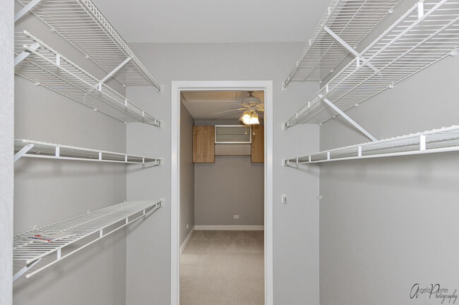 Building Photo - 511 Le Parc Cir