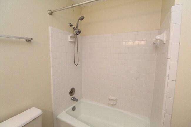 Building Photo - Bay Meadows 3BR Home Near NAS Pensacola with Granite Kitchen & Fenced Backyard