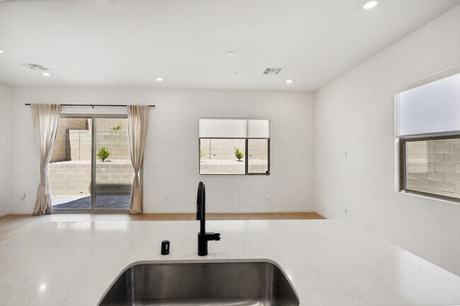 Building Photo - 3 Bedroom West Summerlin Beauty