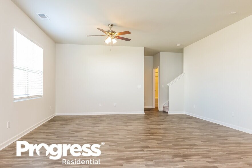 Building Photo - 621 Samuel