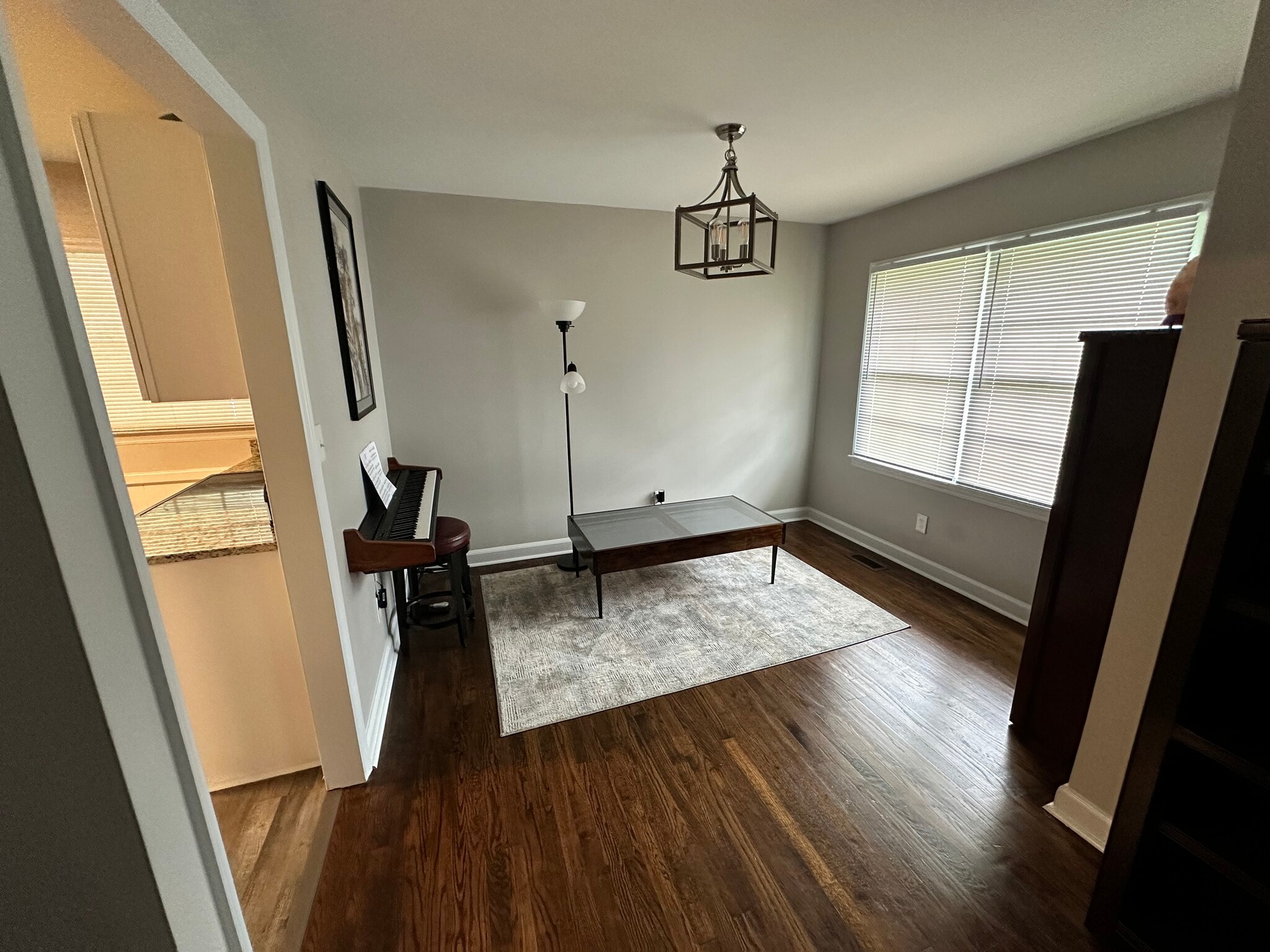Building Photo - 200 Skyview Dr