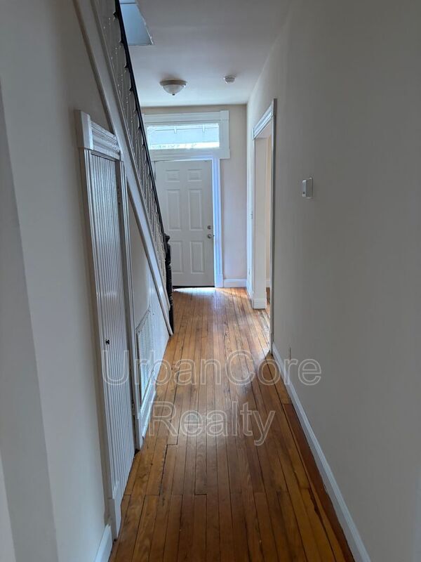 Building Photo - 410 N 32nd St