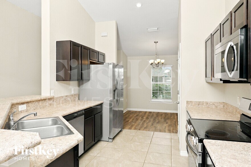 Building Photo - 4611 Belladonna Ave