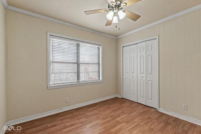 Building Photo - 2726 W Cavett Dr