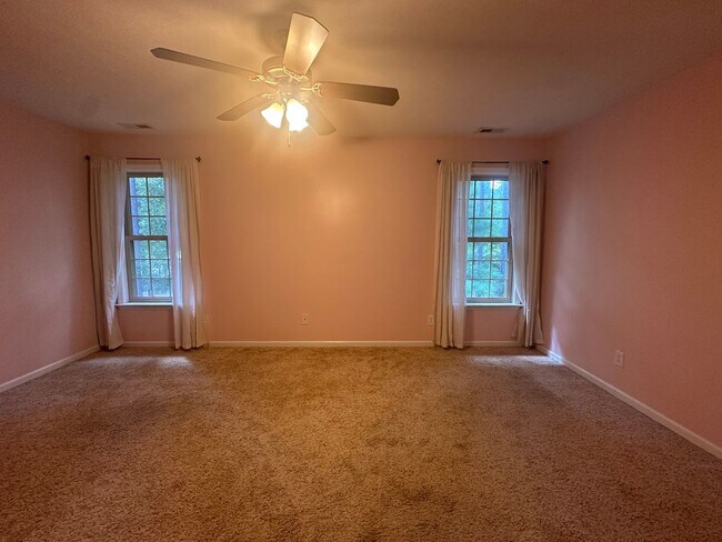 Building Photo - Carolina Lakes Gated Community!!
