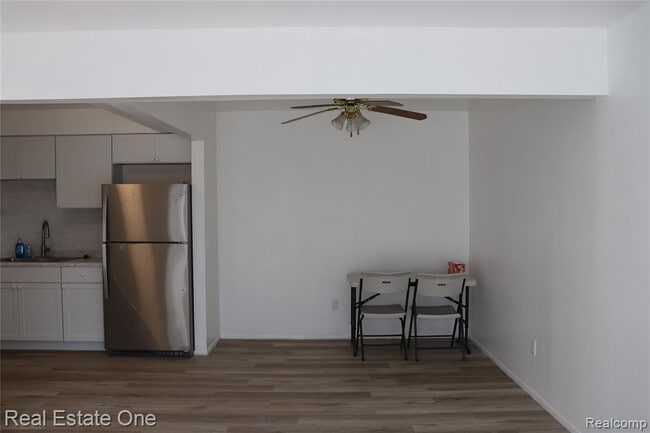 Building Photo - 8256 Karam Blvd