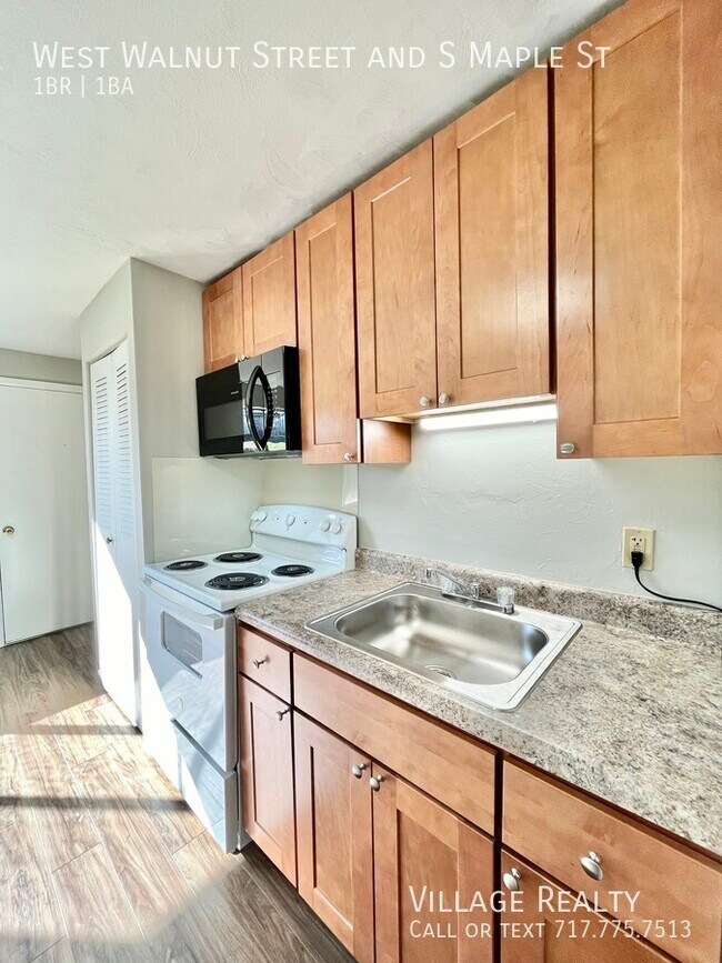 Building Photo - 86 W Walnut St