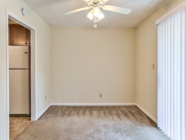 Building Photo - 2308 Vincent Dr