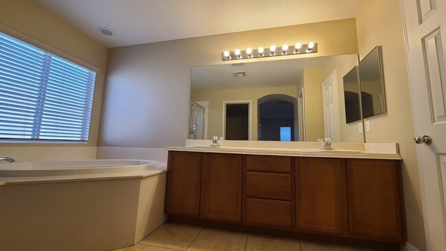 Building Photo - 2 Story home in Southwest Las Vegas